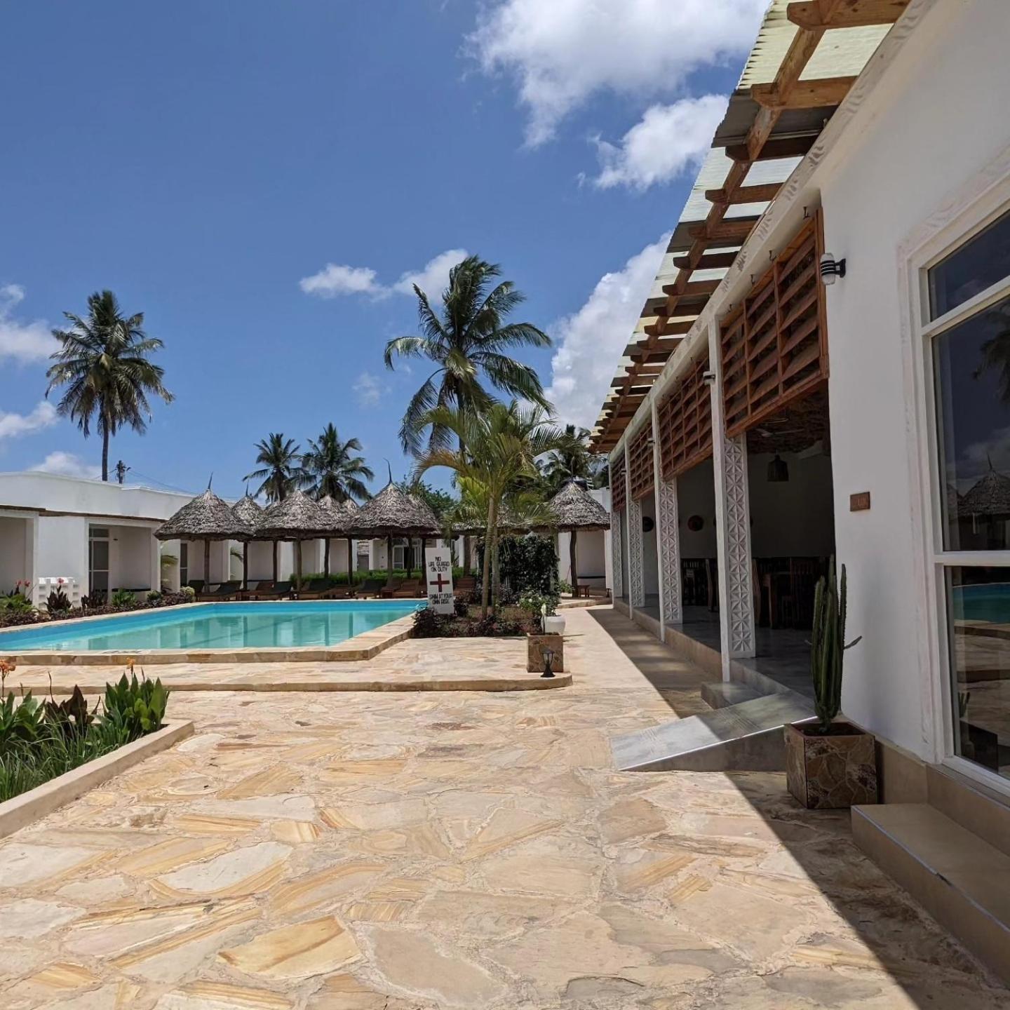 Mafia Dream Hotel Kilindoni Exterior photo
